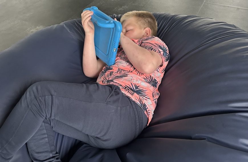 Eerlijk is eerlijk: soms draait zorgouderschap om overleven en slimme oplossingen